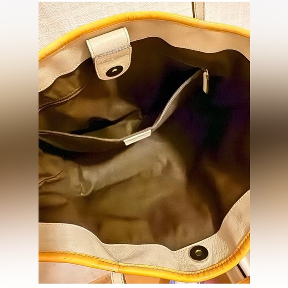 Gucci Beige and Yellow Tote Bag - Picture 8 of 9